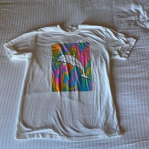 Trippy dolphin t-shirt